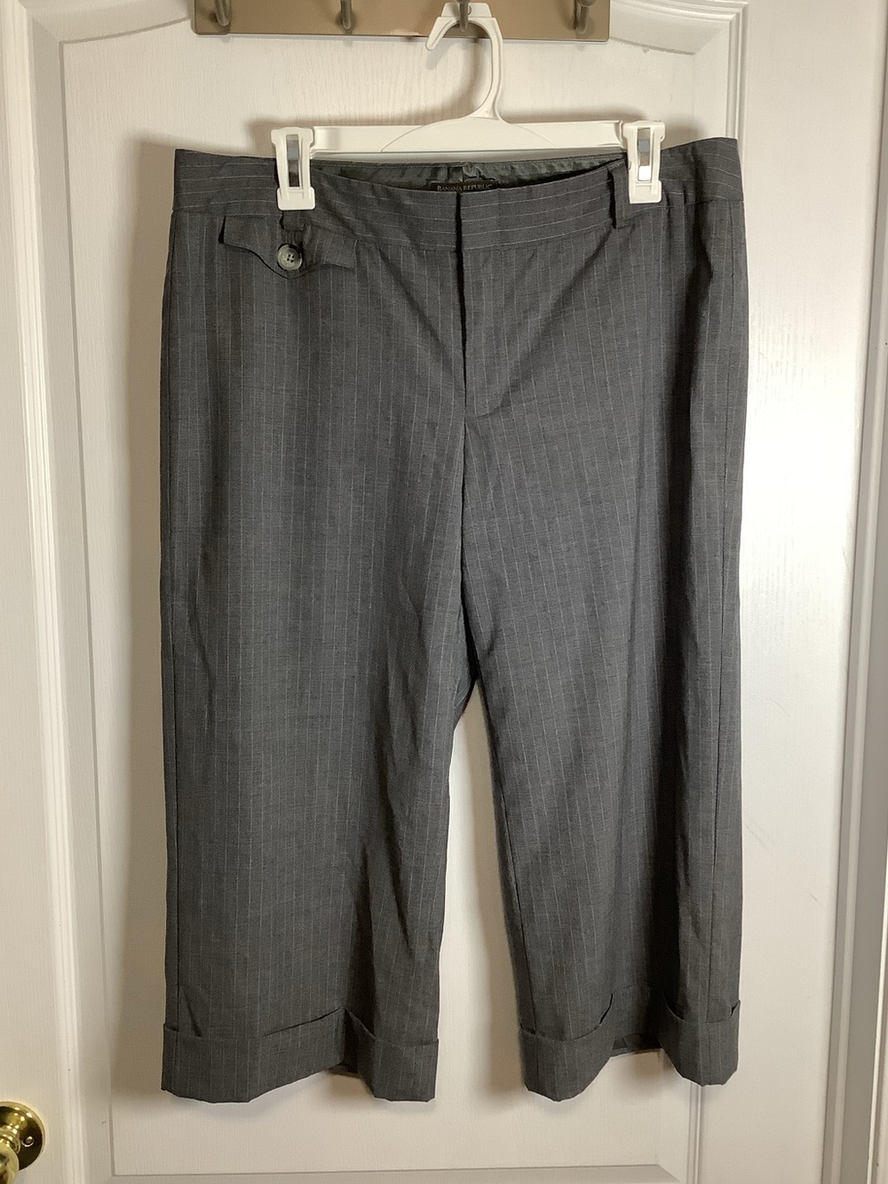 Y2K Banana Republic Factory Wool Gray Pinstripe Wide Leg Capris